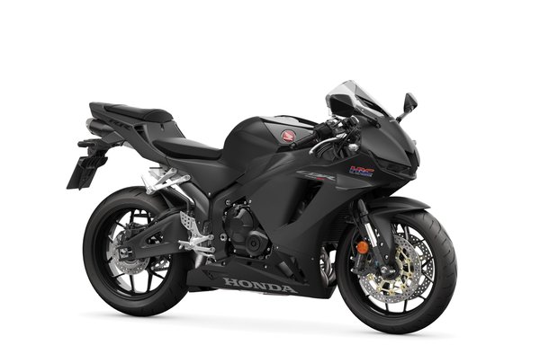 24YM_CBR600RR_Studio_MatBallisticBlackMetallic-scaled