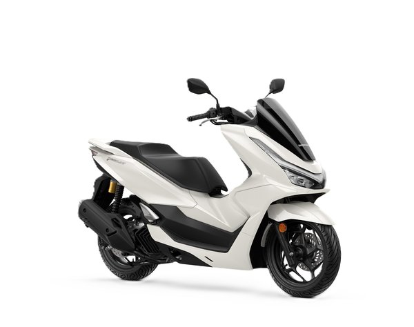 504658_25YM_Honda_PCX125-white-scaled