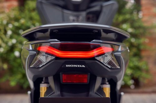 504675_25YM_Honda_PCX125-1024x683