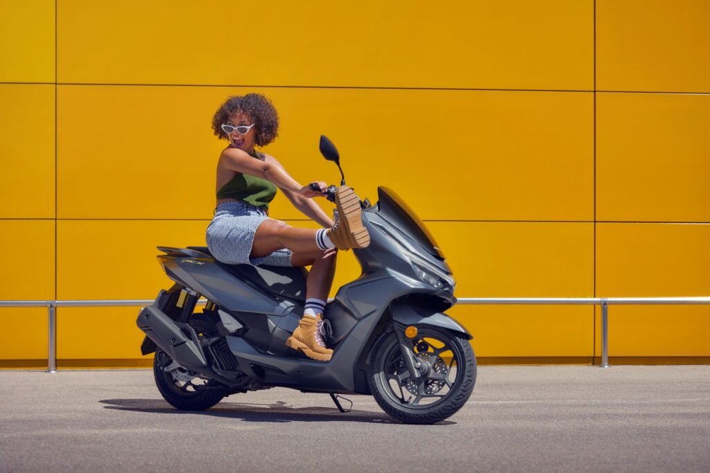504681_25YM_Honda_PCX125-1024x683