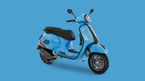 Vespa_Facelift_GTS_Supersport_310_gallery_1920x1080_Blu_1