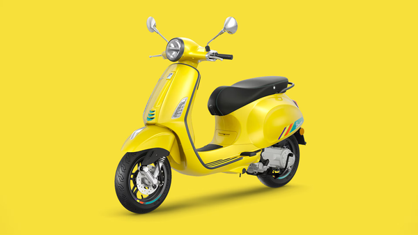 Vespa_Facelift_Primavera_gallery_1920x1080_Giallo-curioso_1